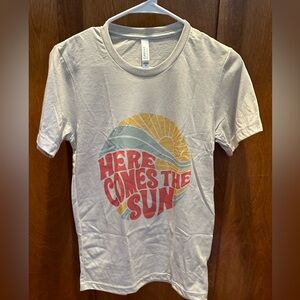 Mountain Moverz Brand NEW t-Shirt Women’s Size XS